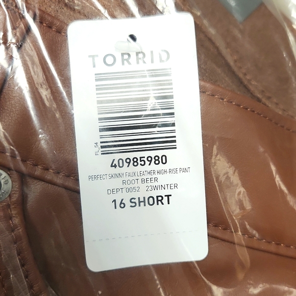 ❤️NWT VINTAGE TORRID FAUX VEGAN LEATHER POCKETS PANT SKINNY ROOT BEER PLUS SIZE - Picture 5 of 16